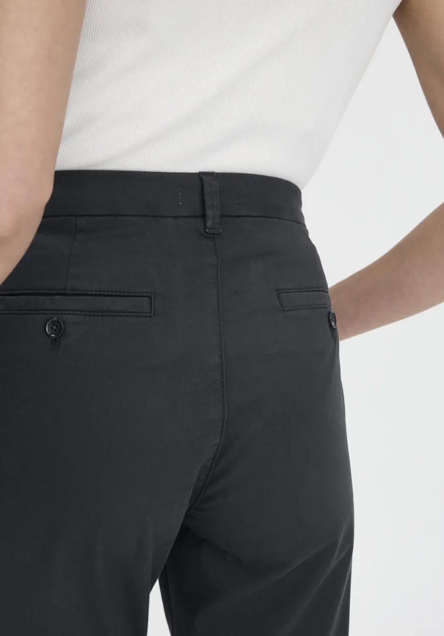 hessnatur Chino Straight Leg Regular aus Bio-Baumwolle von|Damen Hosen & Shorts|T-Shirts