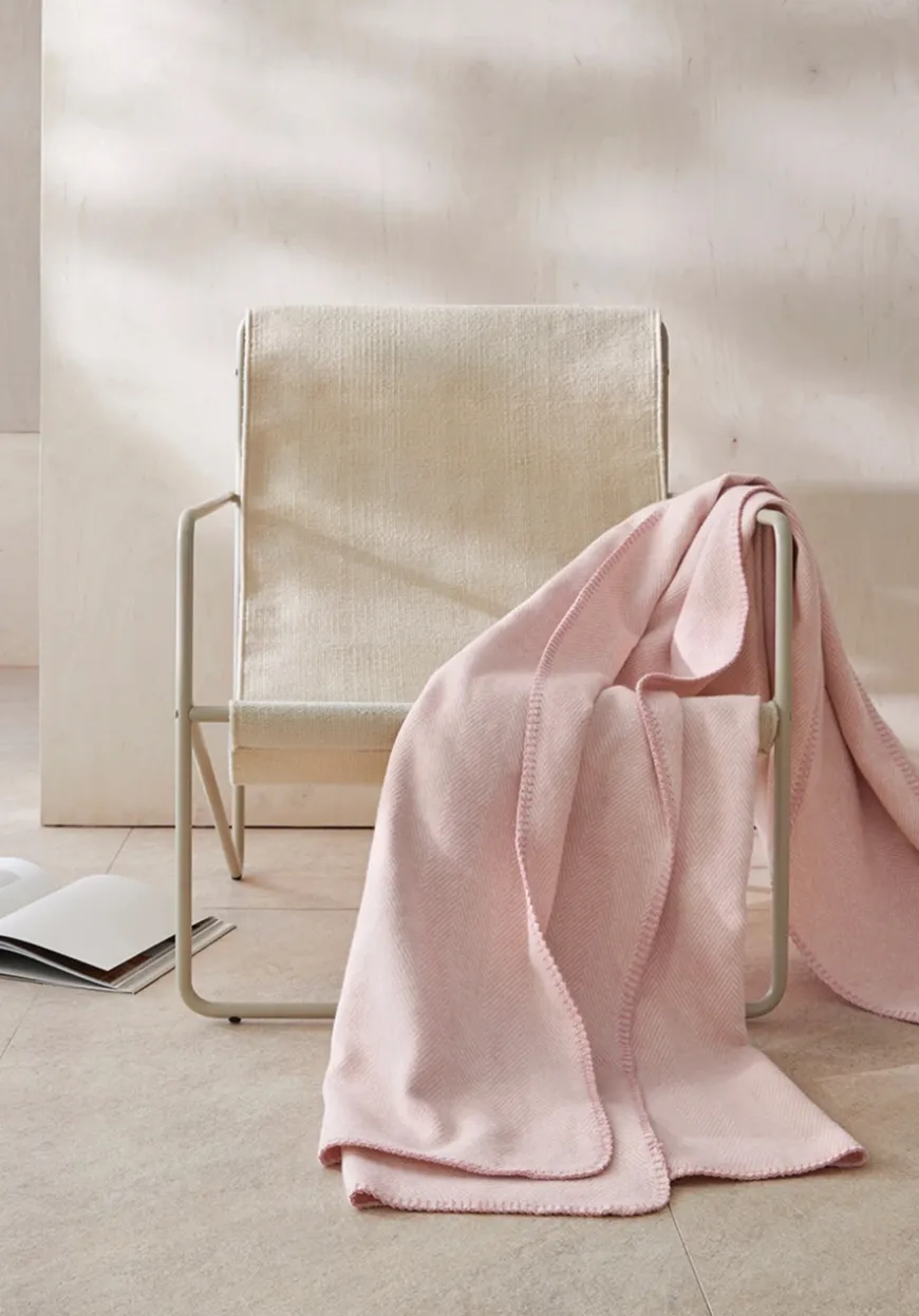 hessnatur Decke MERLE aus reiner Bio-Baumwolle von| Wolldecken & Plaids