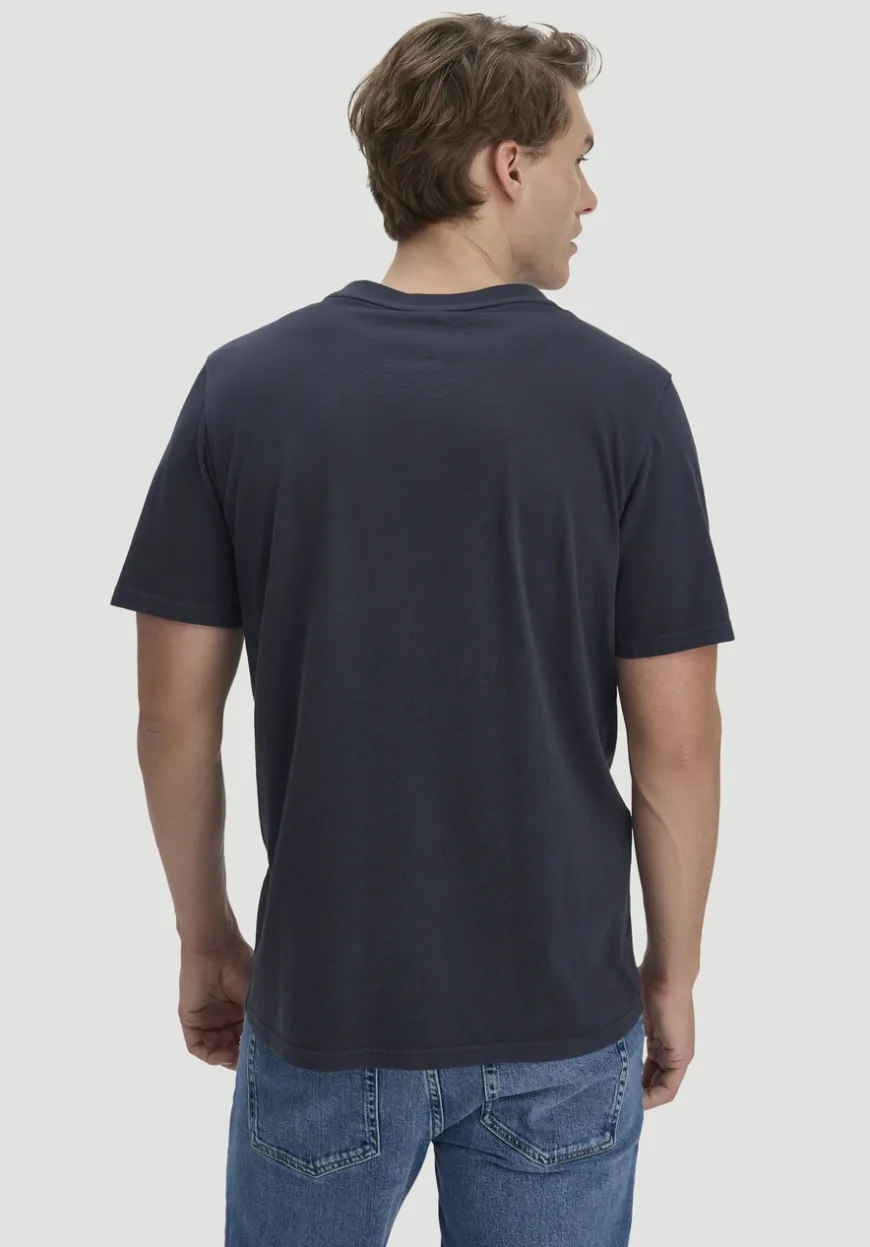 hessnatur Heavy Jersey Henley Shirt Relaxed aus reiner Bio-Baumwolle von|Herren T-Shirts|T-Shirts
