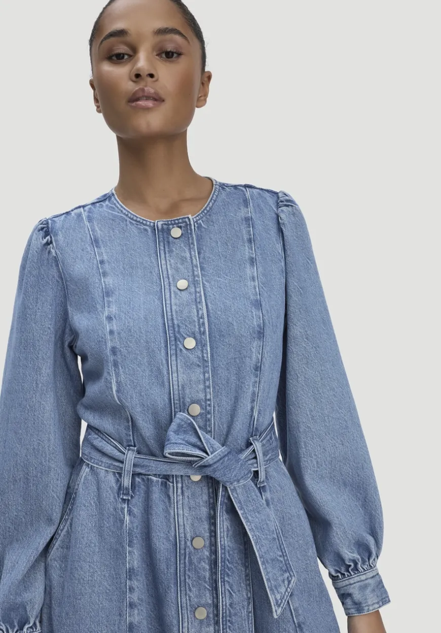 hessnatur Jeanskleid Regular Midi aus Bio-Baumwolle und TENCEL™ Lyocell von|Damen Kleider & Röcke
