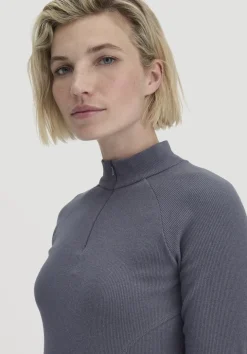hessnatur Longsleeve Fitted BETTER RECYCLING aus Bio-Baumwolle von|Damen Shirts & Tops|Yoga & Activewear