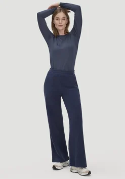 hessnatur Longsleeve Regular ACTIVE COMFORT aus TENCEL™ Lyocell von|Damen Shirts & Tops|Yoga & Activewear