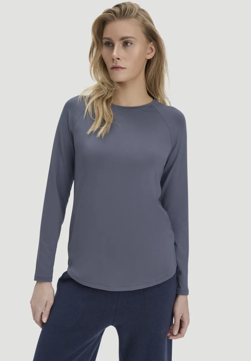 hessnatur Longsleeve Regular ACTIVE COMFORT aus TENCEL™ Lyocell von|Damen Shirts & Tops|Yoga & Activewear