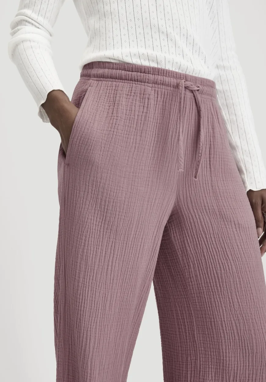 hessnatur Musselin Schlafhose Relaxed PURE COMFORT aus reiner Bio-Baumwolle von|Damen Nachtwäsche|Nachtwäsche