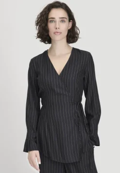 hessnatur Nadelstreifenbluse Regular aus reiner LENZING™ ECOVERO™ Satin von|Damen Blusen