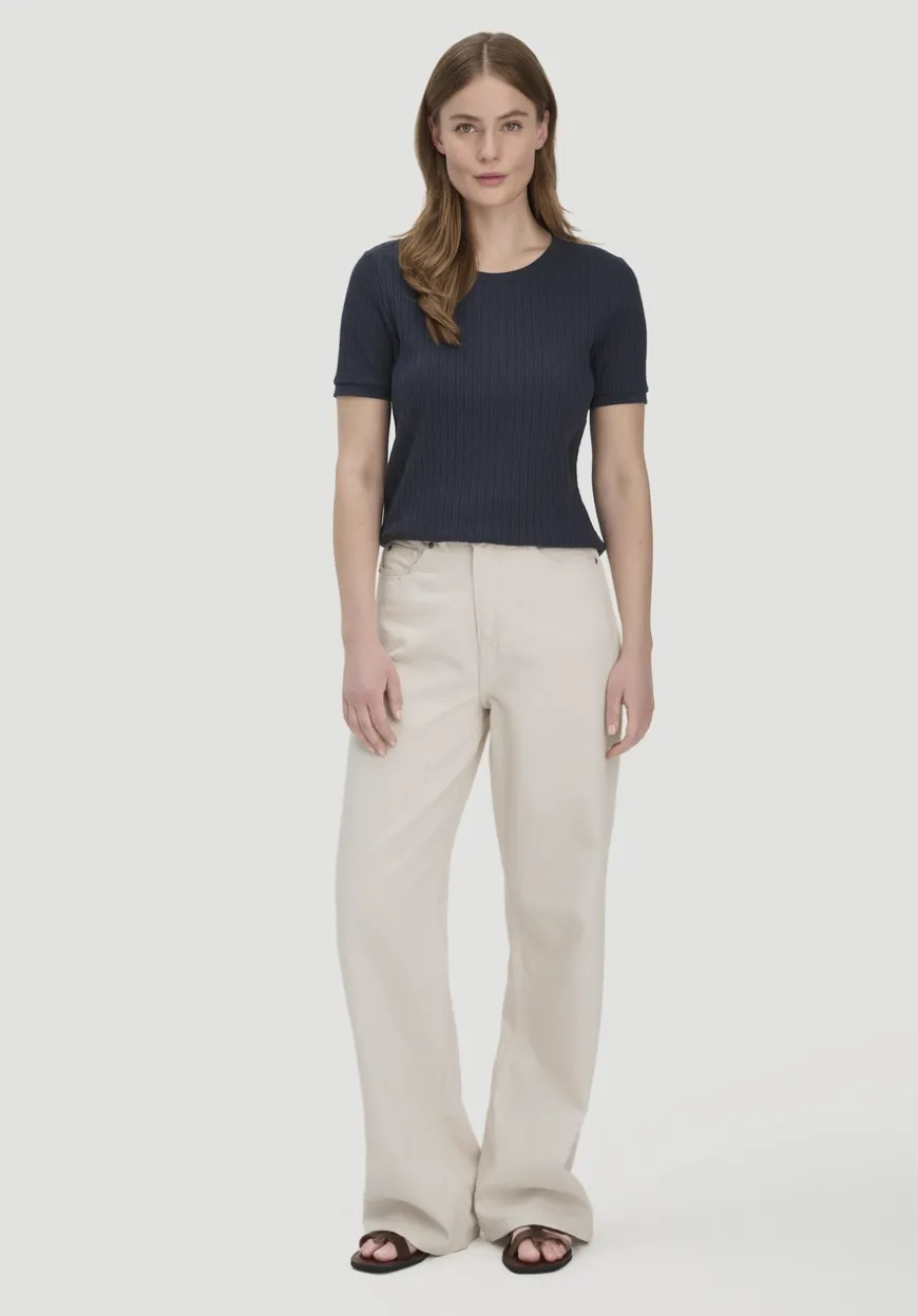 hessnatur Pointelle T-Shirt Regular aus reiner Bio-Baumwolle von|Damen Shirts & Tops