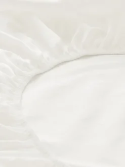 hessnatur Satin Spannbettlaken aus reiner Bio-Baumwolle von| Spannbettlaken