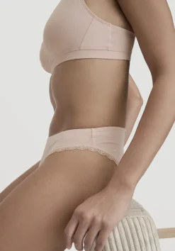 hessnatur Slip Regular Cut COTTON FEEL LACE aus Bio-Baumwolle von|Damen Unterteile|Unterteile