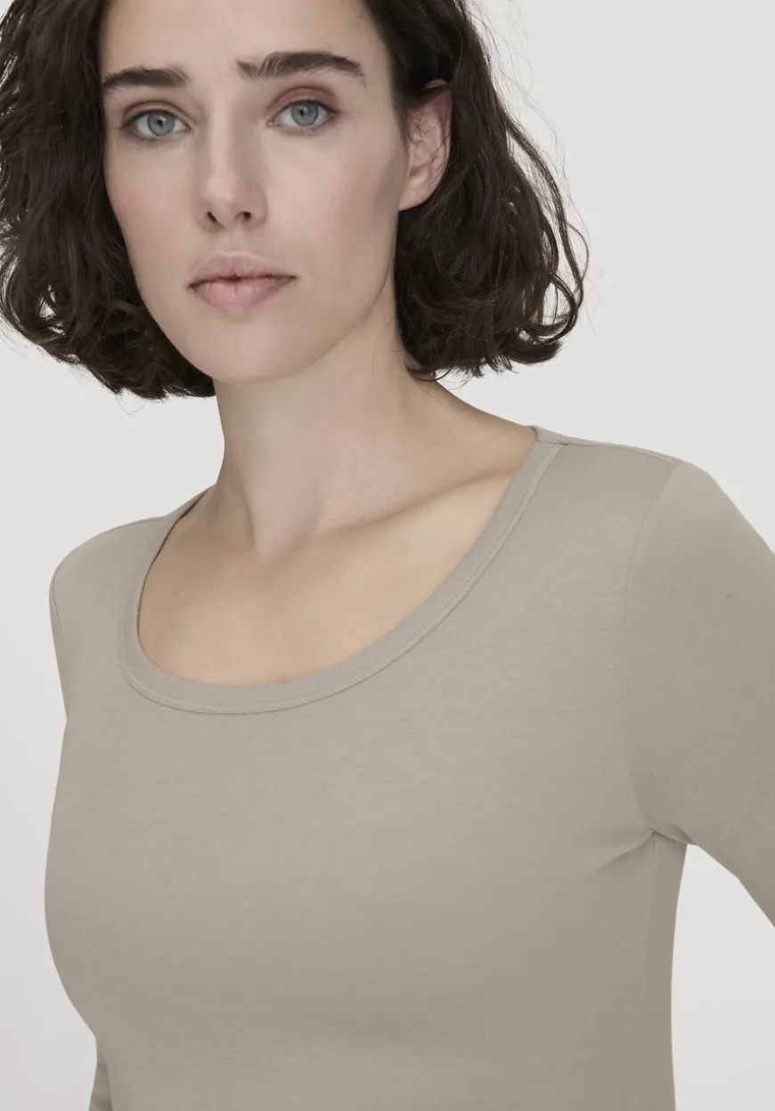 hessnatur Softrib Longsleeve Fitted aus Bio-Baumwolle und TENCEL™ Modal von|Damen Shirts & Tops|T-Shirts