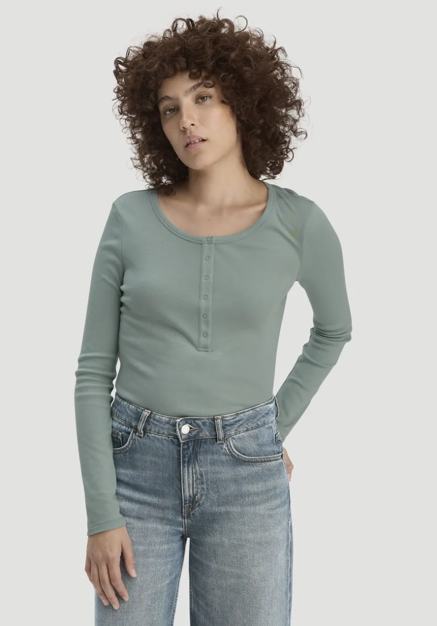 hessnatur Softrib Longsleeve Henley Fitted aus Bio-Baumwolle und Tencel™ Modal von|Damen Shirts & Tops
