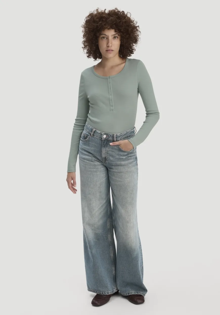 hessnatur Softrib Longsleeve Henley Fitted aus Bio-Baumwolle und Tencel™ Modal von|Damen Shirts & Tops