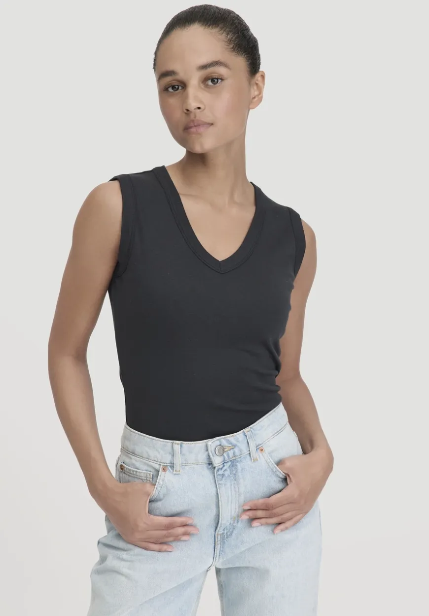 hessnatur Softrib Top Fitted aus Bio-Baumwolle und TENCEL™ Modal von|Damen Shirts & Tops