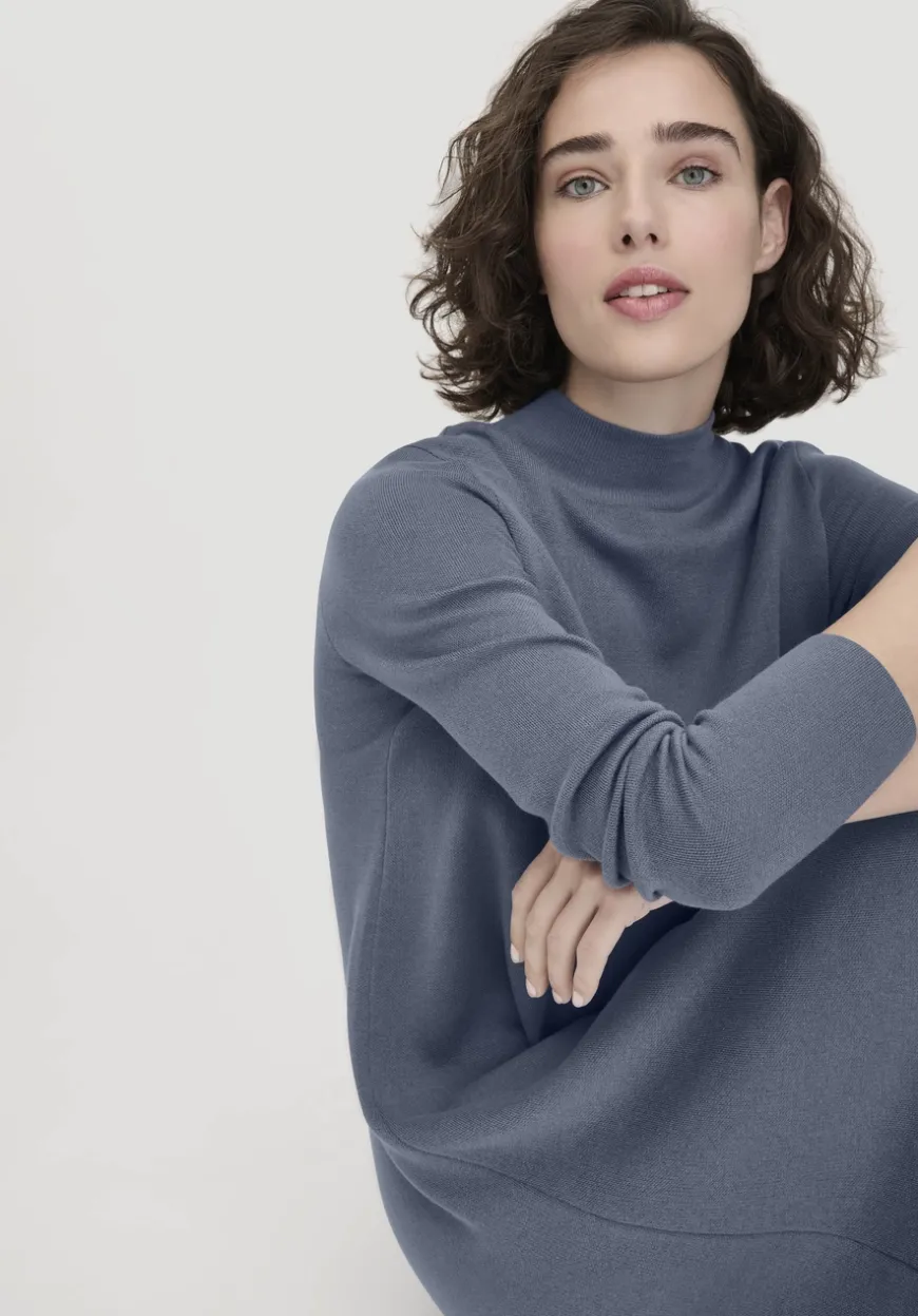 hessnatur Strick Kleid Relaxed aus TENCEL™ Lyocell mit Bio-Baumwolle von|Damen Kleider & Röcke|T-Shirts