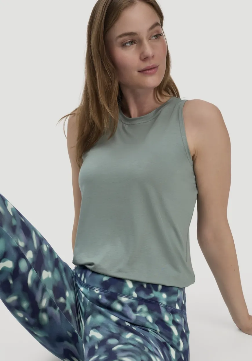 hessnatur Top Regular ACTIVE COMFORT aus TENCEL™ Lyocell von|Damen Shirts & Tops|Yoga & Activewear