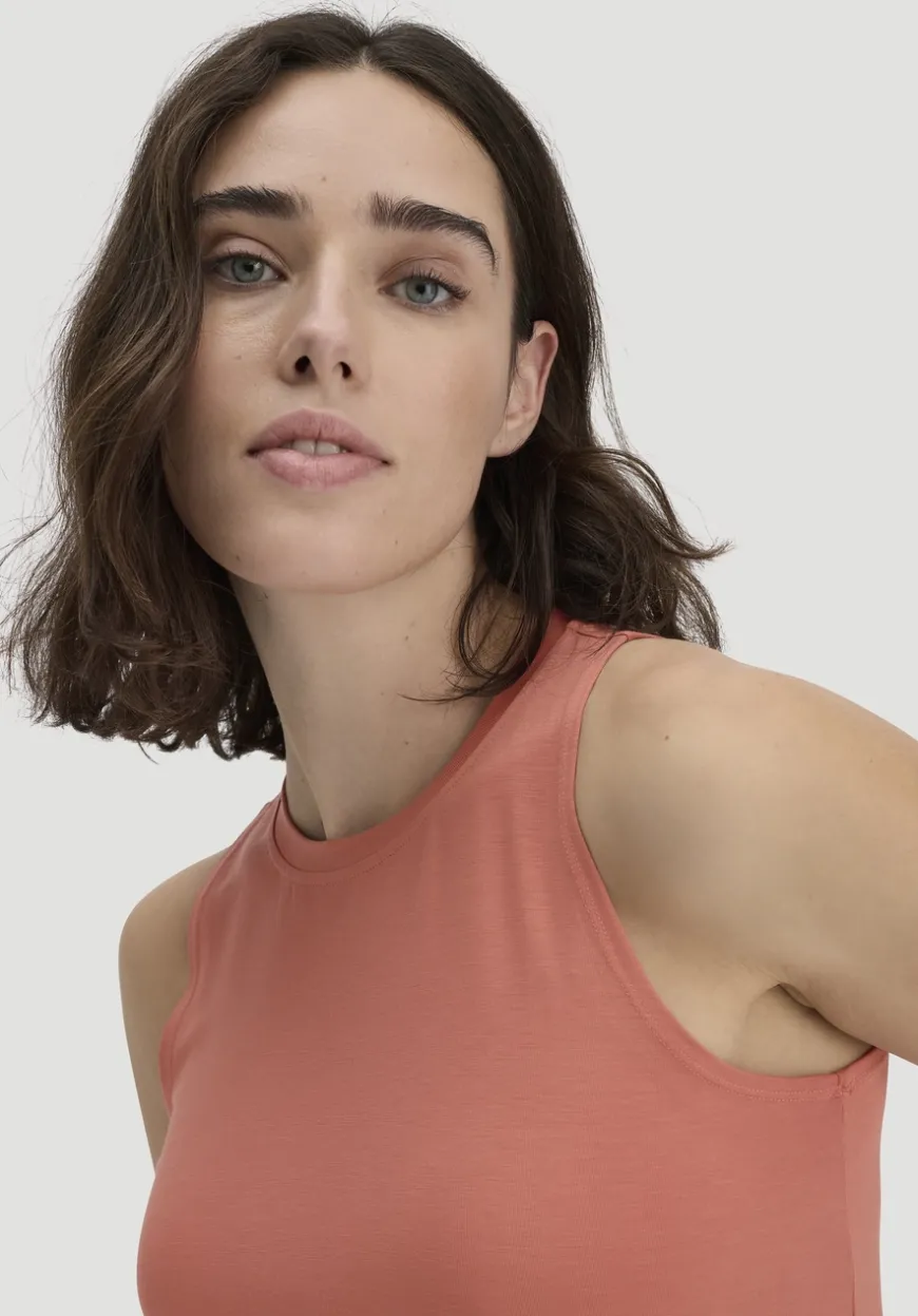 hessnatur Top Regular ACTIVE COMFORT aus TENCEL™ Lyocell von|Damen Shirts & Tops|Yoga & Activewear