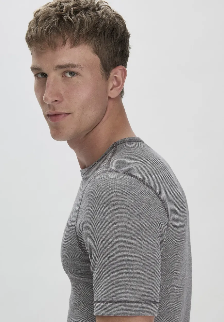 hessnatur T-Shirt PURE FUNCTION mit Bio-Merinowolle und Seide von|Herren Oberteile|Unterhemden