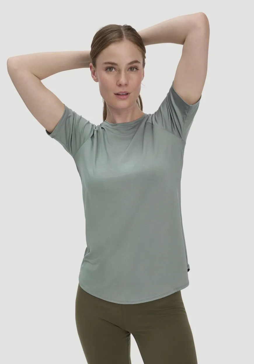 hessnatur T-Shirt Regular ACTIVE COMFORT aus TENCEL™ Lyocell von|Damen Shirts & Tops|Yoga & Activewear