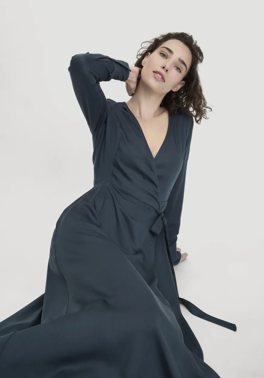 hessnatur Wickelkleid Knöchellang Regular aus reiner LENZING™ ECOVERO™ Viskose von|Damen Kleider & Röcke